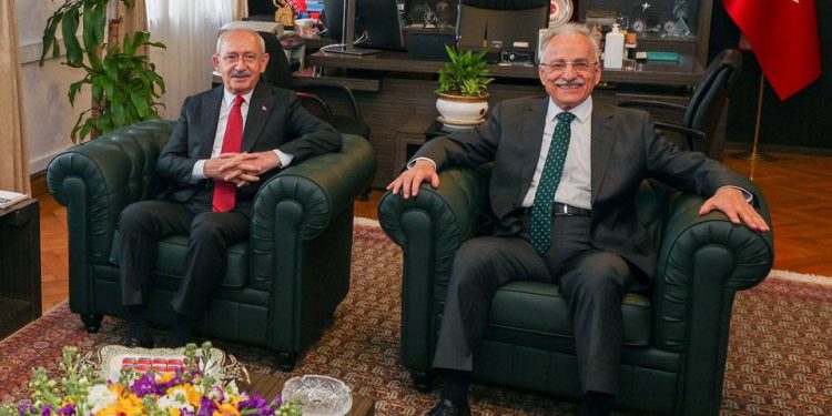 CHP Genel Başkanı Kemal Kılıçdaroğlu ile dün bir araya gelen eski Başbakan Yardımcısı ve eski SHP lideri Murat Karayalçın, görüşmenin detaylarını anlattı.