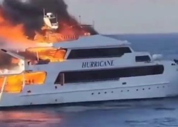 Kızıldeniz'de turistleri taşıyan tekne yandı: Üç İngiliz kayıp