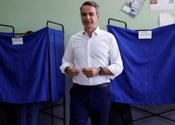 Komşu yeniden sandık başında: Anketler 'Miçotakis' diyor