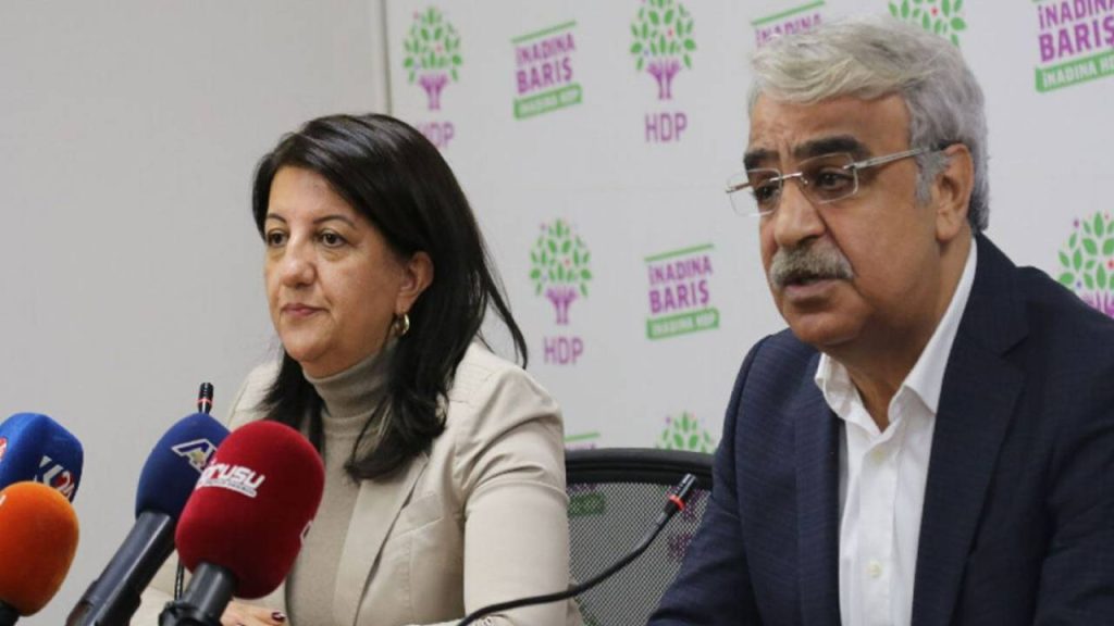 Kongreye giden HDP'de Pervin Buldan ve Mithat Sancar'dan adaylık kararı: Eş genel başkanlar sorumluluğu üstlendi