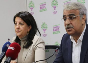 Kongreye giden HDP'de Pervin Buldan ve Mithat Sancar'dan adaylık kararı: Eş genel başkanlar sorumluluğu üstlendi