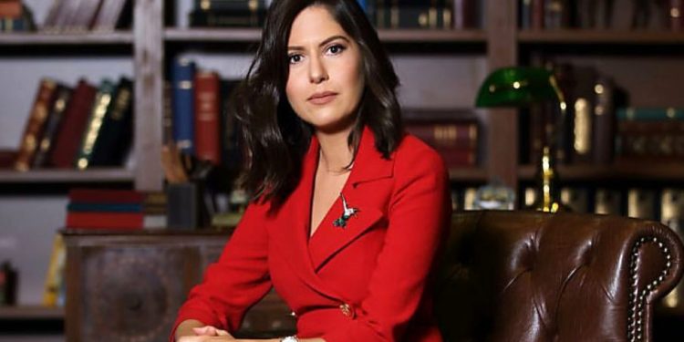 Kübra Par, Habertürk'ten ayrıldığını duyurdu