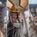 Kuş uçağın kokpit camına saplandı, pilot kanlar içinde kaldı