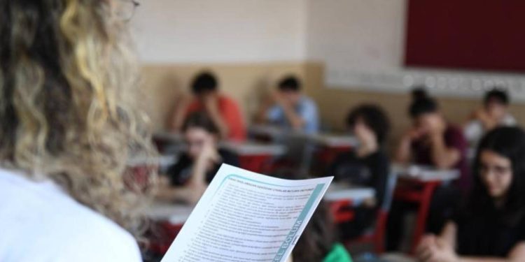 LGS merkezi sınavının ilk oturumu başladı