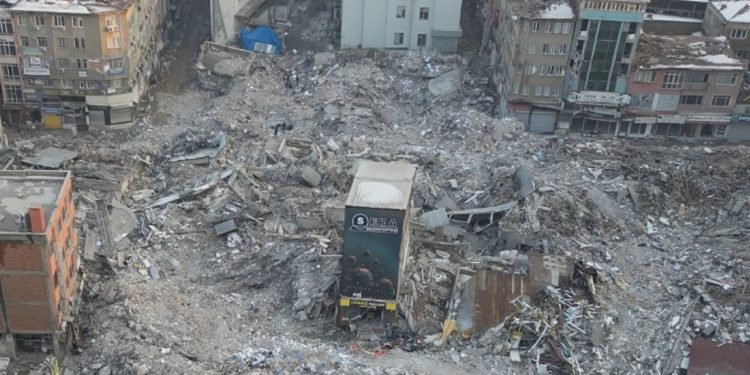 Malatya'daki deprem konutları ihaleleri saray müteahhidine gitti