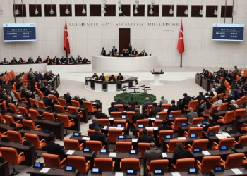 Meclis’te konuşma süresi 3 dakikaya düştü, milletvekilleri tepki gösterdi