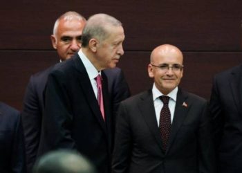 Hazine ve Maliye Bakanı Mehmet Şimşek, sosyal medya hesabından yaptığı İngilizce paylaşım ile Cumhurbaşkanı ve AKP Genel Başkanı Recep Tayyip Erdoğan'a minnettar olduğunu söyledi.