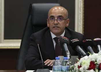 Mehmet Şimşek'ten Hafize Gaye Erkan'a tebrik