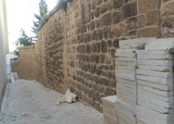 Mêrdîn’de tarihi dokuya aykırı taş kullanılıyor