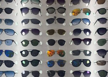 Yaz aylarında göz sağlığınızı kaybetmeyin: Merdiven altı gözlükler risk yaratıyor