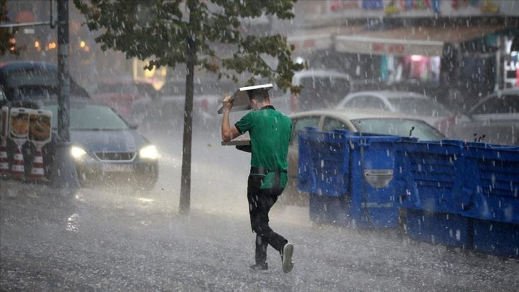 Meteoroloji uyardı: İstanbul'da sağanak bekleniyor