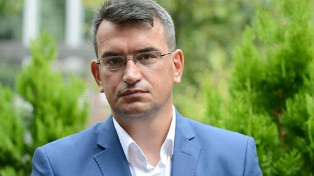 Metin Gürcan'a 'gizli kalması gereken bilgileri temin etmek' iddiasıyla hapis cezası