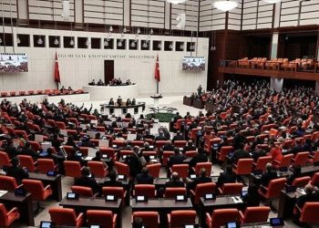 Milletvekilleri kayıt yaptırıyor