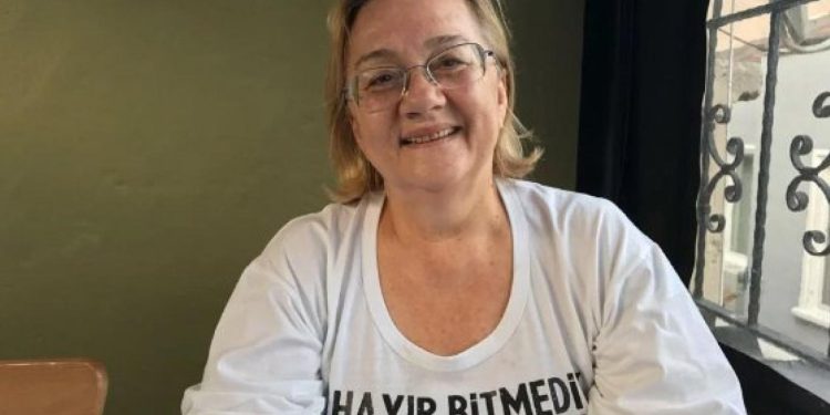 Mücella Yapıcı’yı kelepçeli muayene eden diş hekimine uyarı cezası