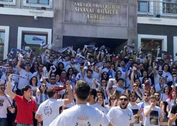 Mülkiyeliler, İnek Bayramı yasağını protesto etti: Yaşasın Mülkiye, kahrolsun istibdat