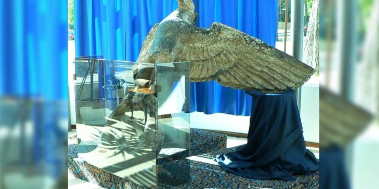 Nazi kartalını eritip barış güvercinine dönüştürme planı rafa kalktı