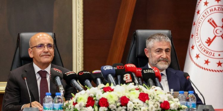 Nebati, 'İngiliz vatandaşı maliyeci' sözlerine 'açıklık' getirdi
