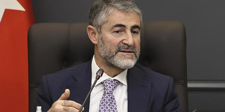 'Nebati sanırım sözün muhatabının Erdoğan olduğunu düşündüğü için alınganlık göstermedi'