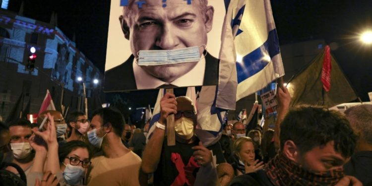 Netanyahu, tartışmalı yargı reformu önerisini geri çekiyor: İsrailliler 6 aydır sokaktaydı