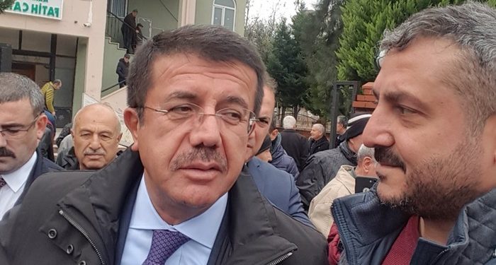 Nihat Zeybekçi trafik kazası geçirdi