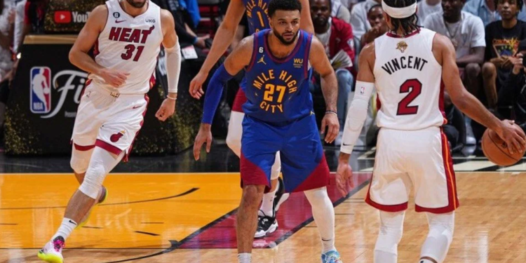 Nuggets, Heat'i farklı yendi