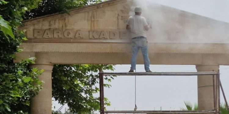 Nusaybin'de kayyım Kürtçe park ismini sildirdi