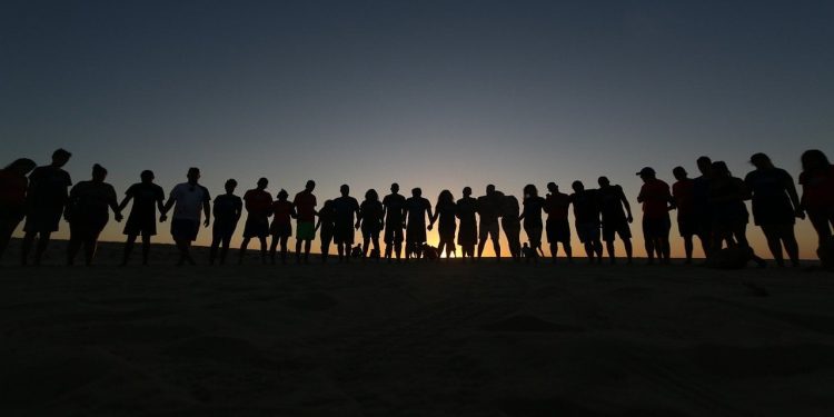 Oğlu Türkiye'yi terk eden CHP'li vekil: Bu ülke bunu hak etmiyor
