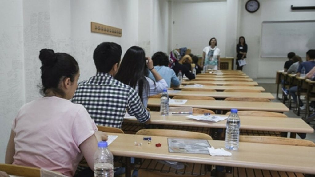 Öğretmenlerin ücreti yetersiz kaldı, YKS'de imamlar gözetmen oldu: 'Sınav güvenliğini düşürüyor'