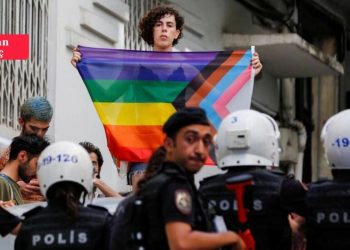 Onur ayında polis şiddeti bitmiyor: ‘İlk hedef biz olduk’