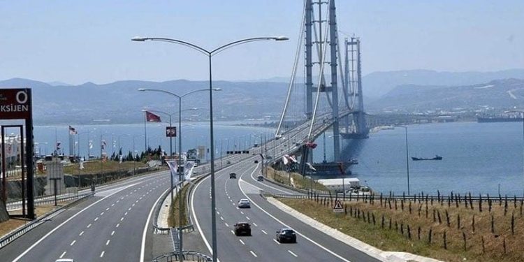 Osmangazi Köprüsü'nde geçiş başına 1112 TL devlet kasasından çıkıyor