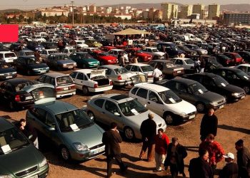 Otomobil piyasası zam girdabından kurtulabilecek mi?