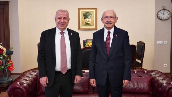 Zafer Partisi Genel Başkanı Ümit Özdağ, CHP Genel Başkanı Kemal Kılıçdaroğlu’nun CHP Genel Merkezi’nde ziyaret etti.