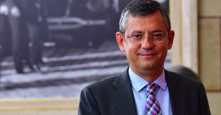 Özgür Özel, CHP genel başkanlığına göz kırptı