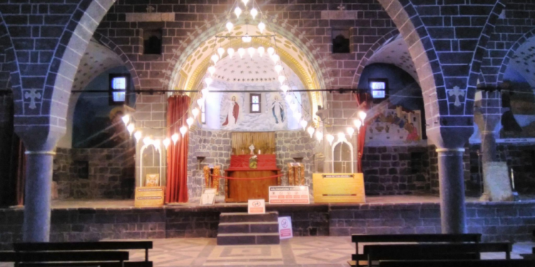 Papa, Diyarbakır Keldani Kilisesi’ne Fransa’dan Légion d’honneur sahibi Uludereli başpiskoposu atadı