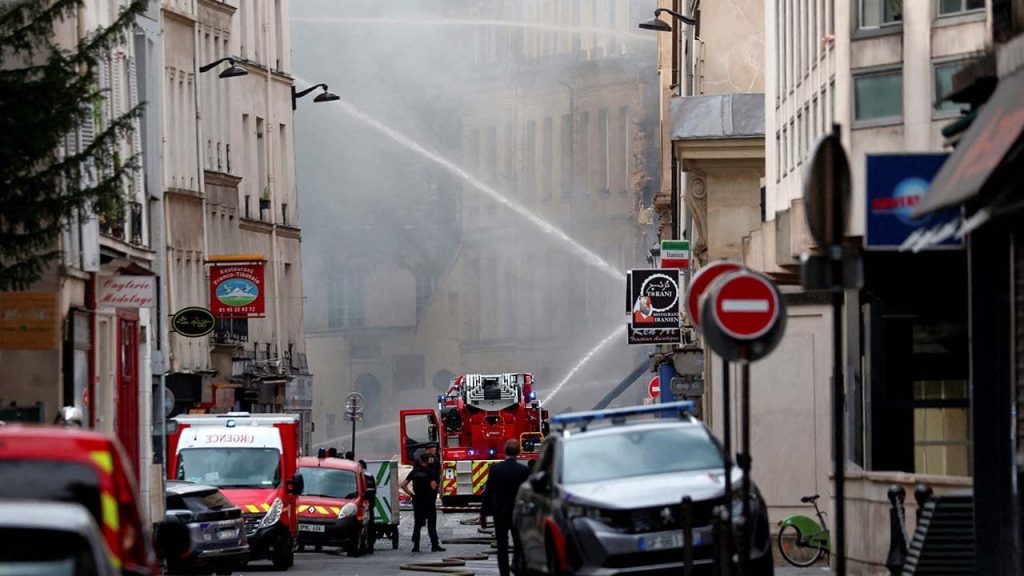 Paris'teki doğal gaz patlaması: Yaralı sayısı 37'ye çıktı, bir kişi hâlen kayıp