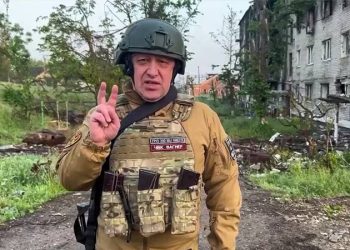 Rusya'da Putin yönetimine karşı 'isyan'ı sona eren paralı asker grubu Wagner'in kurucusu ve patronu Yevgeny Prigojin, "Rus askerlerinin kanı dökülmesin diye geri döndük. Wagner 1 Temmuz'a kadar varlığına son vermek zorunda" dedi.