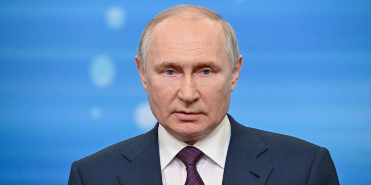Putin 'karşı saldırı başladı' dedi, Ukrayna Bahmut'ta ilerlediğini öne sürdü