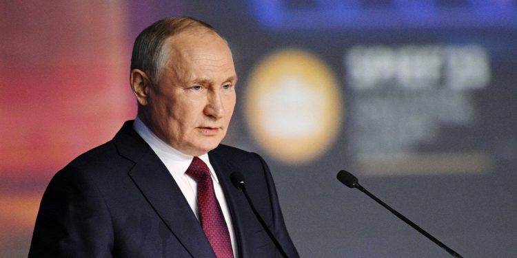 Putin nükleer silahların Belarus'a konuşlandırıldığını doğruladı: 'Rusya'nın varlığına tehdit olursa...'