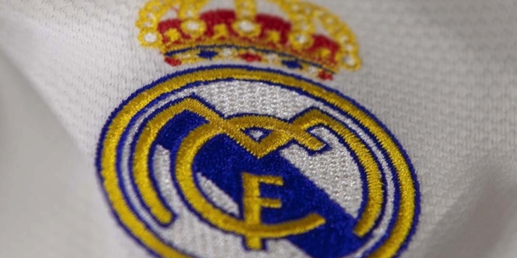 Real Madrid 33 yaşındaki yeni transferini tanıttı