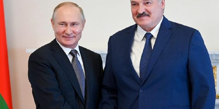 Rusya, Belarus’a nükleer silah konuşlandırmaya başladı