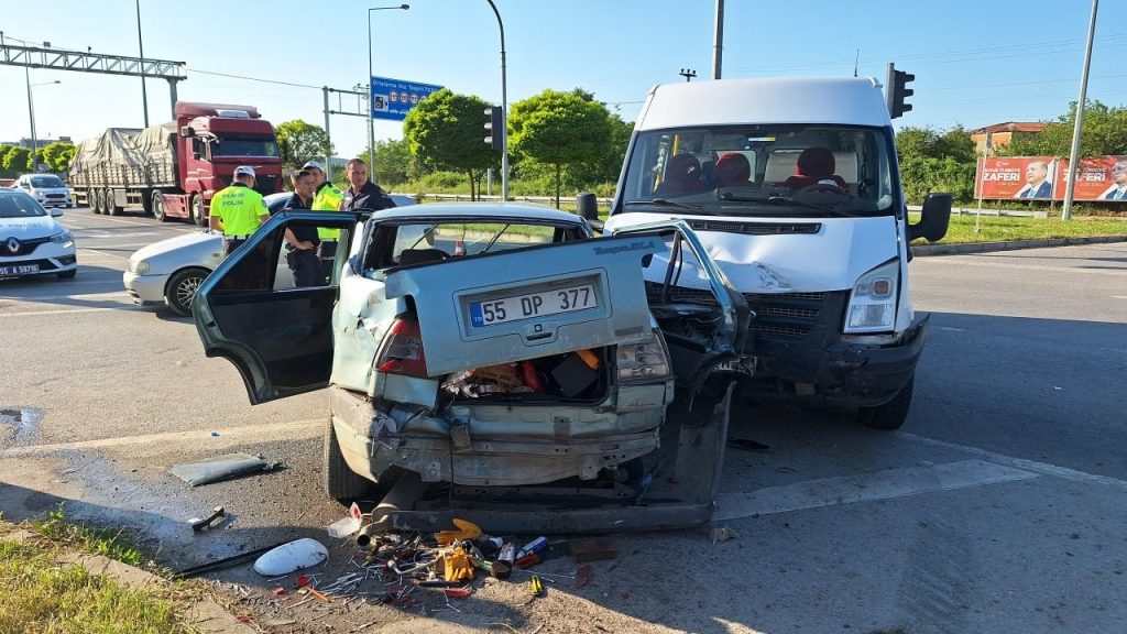 Samsun'da zincirleme trafik kazası: Yedi yaralı