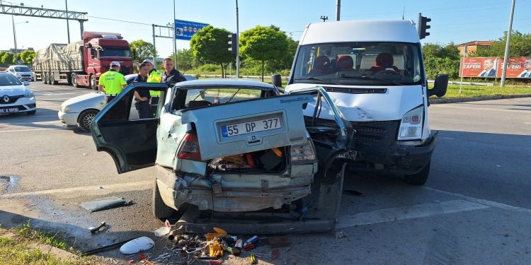 Samsun'da zincirleme trafik kazası: Yedi yaralı