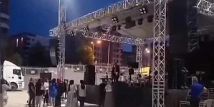 Şanlıurfa'da konser verecek olan Yavuz Bingöl, ‘istediği kalabalığı’ bulamayınca sahneden indi