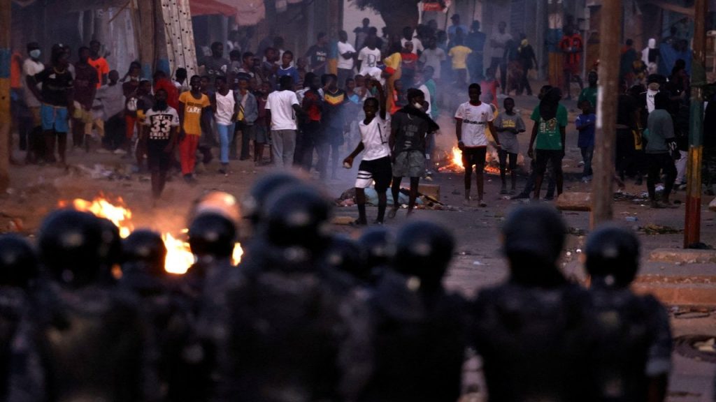 Senegal'de sular durulmuyor: 500 kişi gözaltına alındı