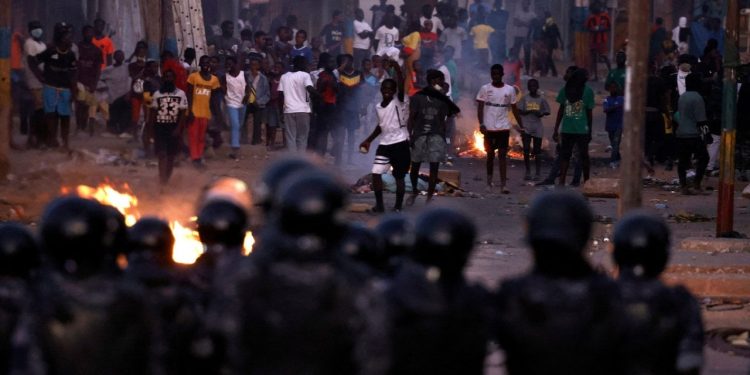 Senegal'de sular durulmuyor: 500 kişi gözaltına alındı