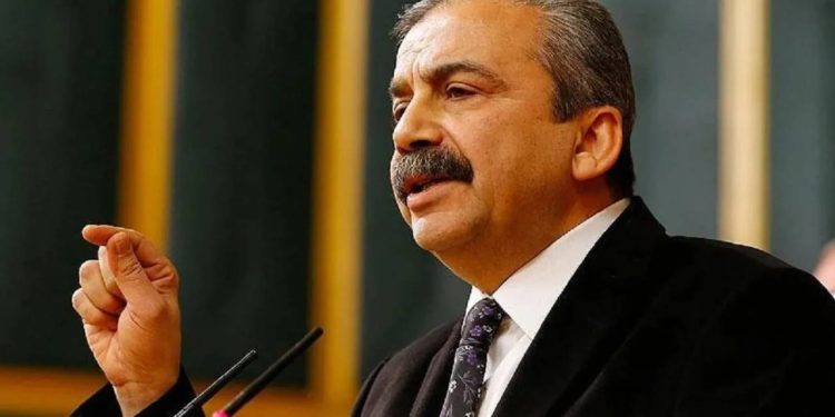 Sırrı Süreyya Önder'den 'sahte hesap' uyarısı: Kontrolden çıktı