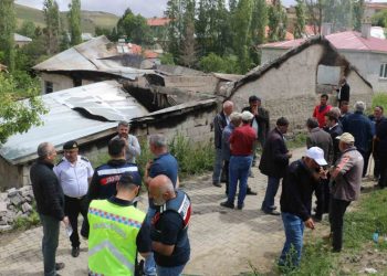 Sivas'ta aynı köyde 6 farklı noktada çıkan yangında sabotaj şüphesi