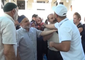 Sokak röportajında konuşan kadın: ‘Peygamberimiz Tayyip Erdoğan, ona tapıyoruz’