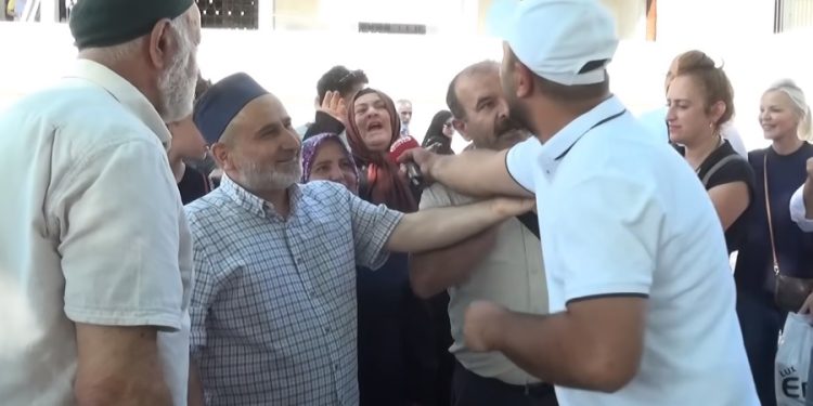 Sokak röportajında konuşan kadın: ‘Peygamberimiz Tayyip Erdoğan, ona tapıyoruz’