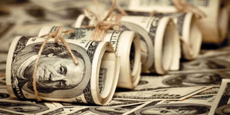 Sterlin 30 liraya doğru gidiyor, dolarda yeni rekor